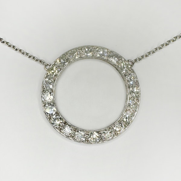 Platinum Diamond Circle Necklace  CHIQUE to ANTIQUE Stand 375 - image 3