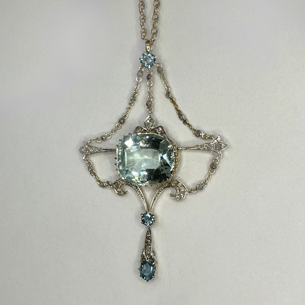 Aquamarine(21ct) & Diamond Festoon Pendant. CHIQUE to ANTIQUE - image 2