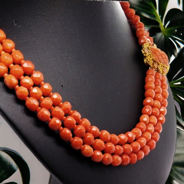 Antique C1850 Coral three strand collar necklace - image 3