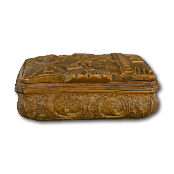 Boxwood snuff box carved with the crucifixion. German, 18th century. - image 10