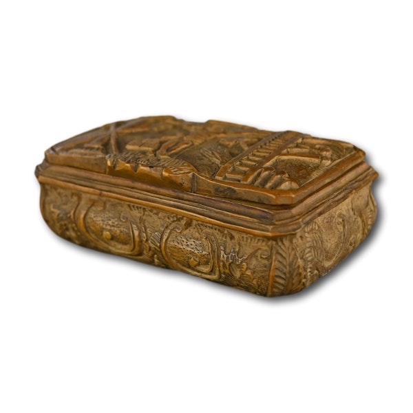 Boxwood snuff box carved with the crucifixion. German, 18th century. - image 9