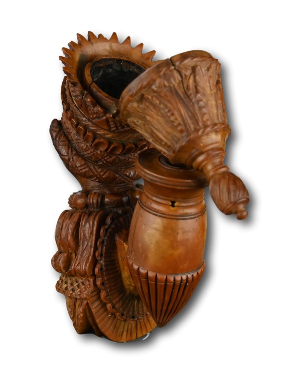An amusing figural coquilla pipe. French Colonies, early 19th century. - image 7