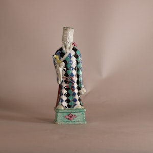 Chinese famille rose figure of Lu Dongbin, Qianlong (1736-95)