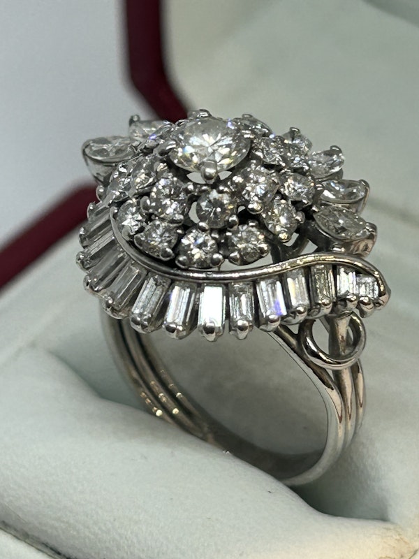 Cartier Vintage diamond platinum ring at Deco&Vintage Ltd - image 4