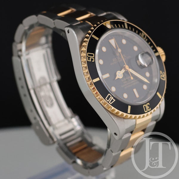 Rolex Submariner Date 16613 Black 1995 Steel and Gold - image 4
