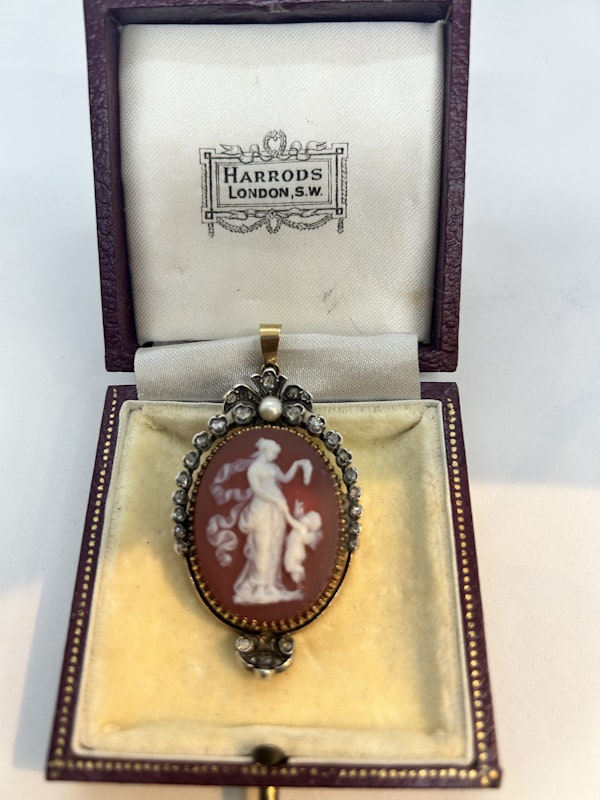 Lovely carved hardstone French diamond pearl pendant at Deco&Vintage Ltd - image 4