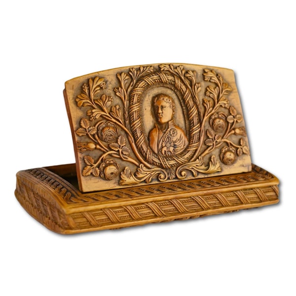 Boxwood snuff box carved in relief with foliage.  Italian, early 19th century. - image 7
