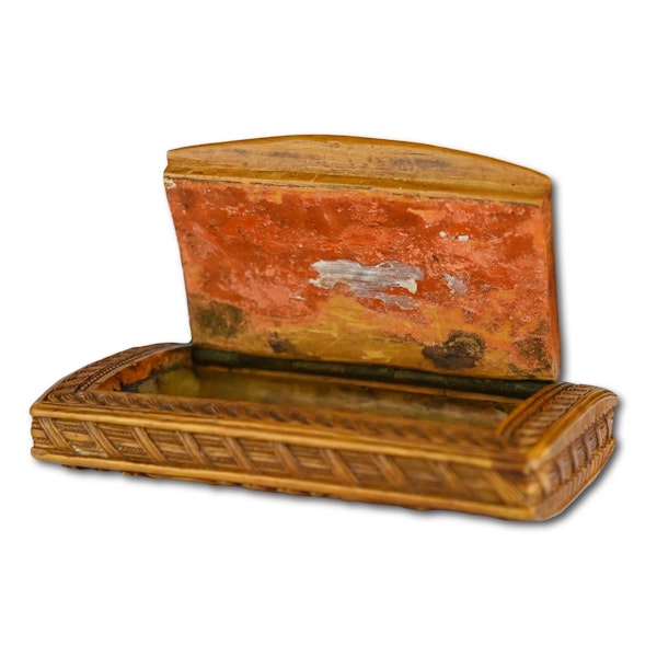 Boxwood snuff box carved in relief with foliage.  Italian, early 19th century. - image 8