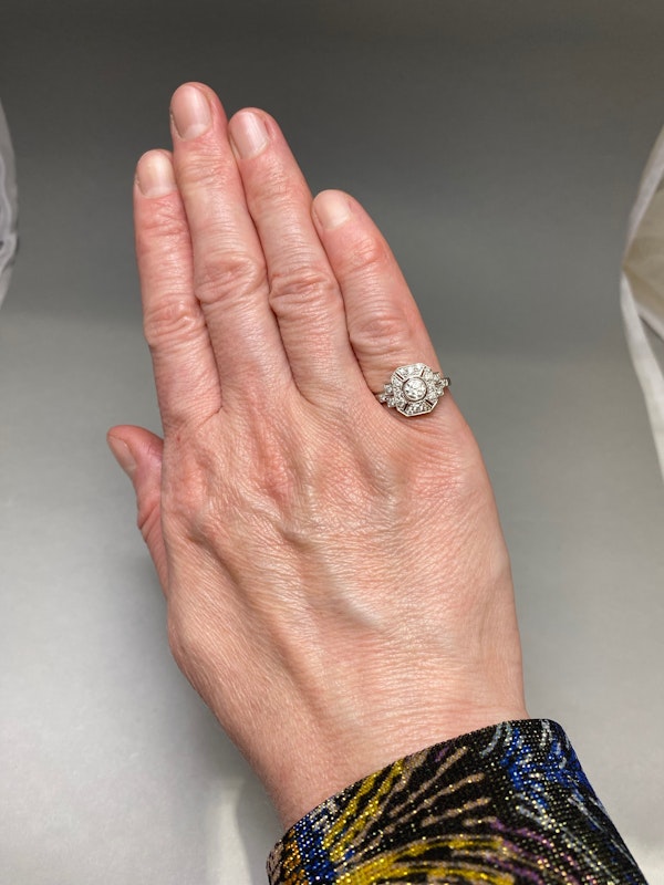 Diamond Ring in Platinum date circa 1950, SHAPIRO & Co since1979 - image 2