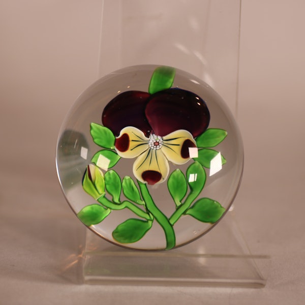 Baccarat pansy paperweight, 19th century - image 1