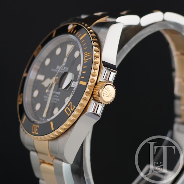 Rolex Submariner Date 126613LN Steel and Gold Black Dial 2021 - image 4