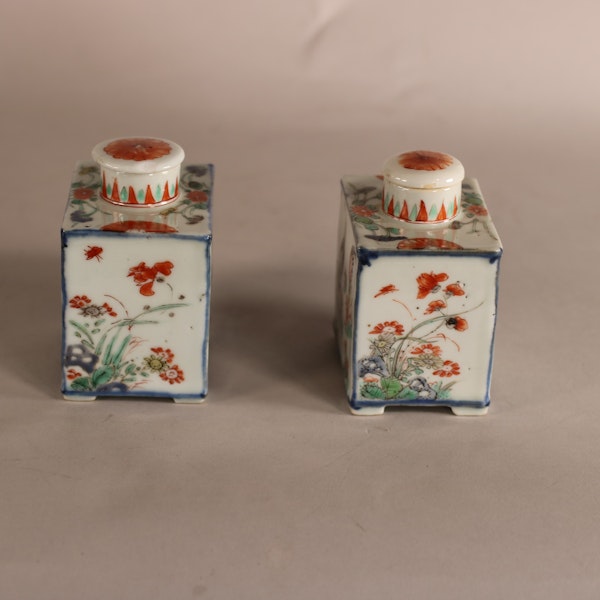 Pair of Chinese famille verte caddies with covers, Kangxi (1662-1722) - image 7