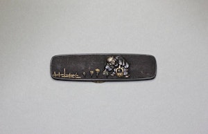 Japanese tobacco pouch mount (mae-kanagu)
