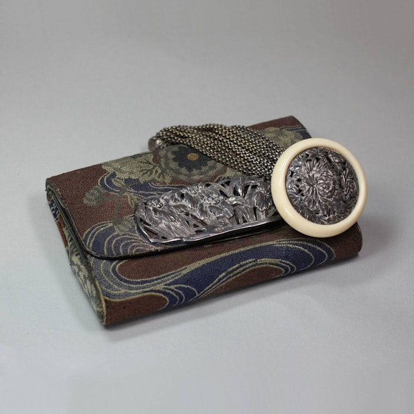 Fine Japanese tobacco pouch (tabako-ire), circa 1880 - image 1