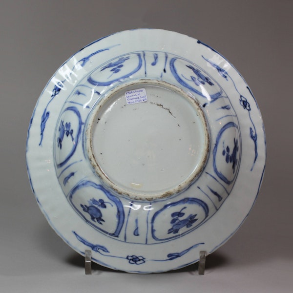 Chinese blue and white klapmuts bowl, Wanli (1573-1619) - image 2