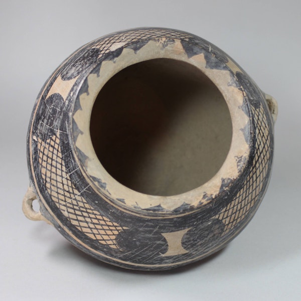Chinese earthenware oviform jar, Neolithic period, possibly Yangshao culture - image 5