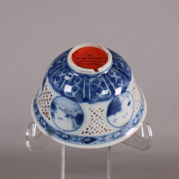 Chinese small blue and white reticulated bowl from the Hatcher collection, Chongzhen (1627-1644) c.1643 - image 3