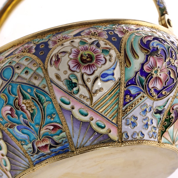 Antique Russian silver gilt and shaded enamel sugar basket and creamer, Moscow, circa 1910 - image 7