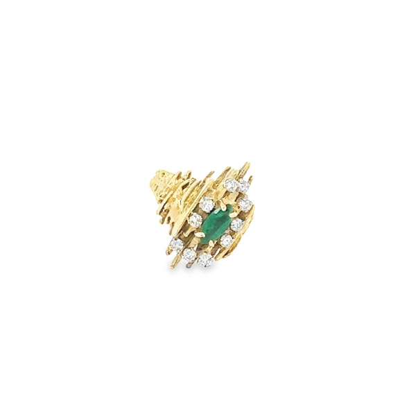 Vintage looking emerald and diamond ring - image 1