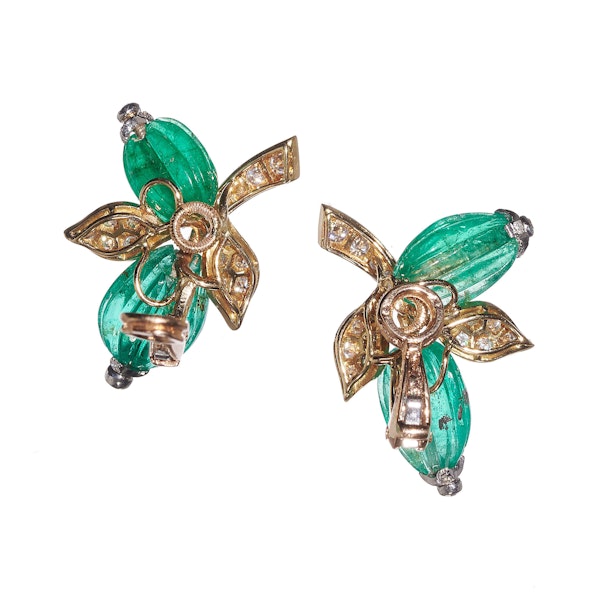 Vintage French Emerald Diamond and Gold Clip-on Earrings by André Vassort, Circa 1960 - image 5