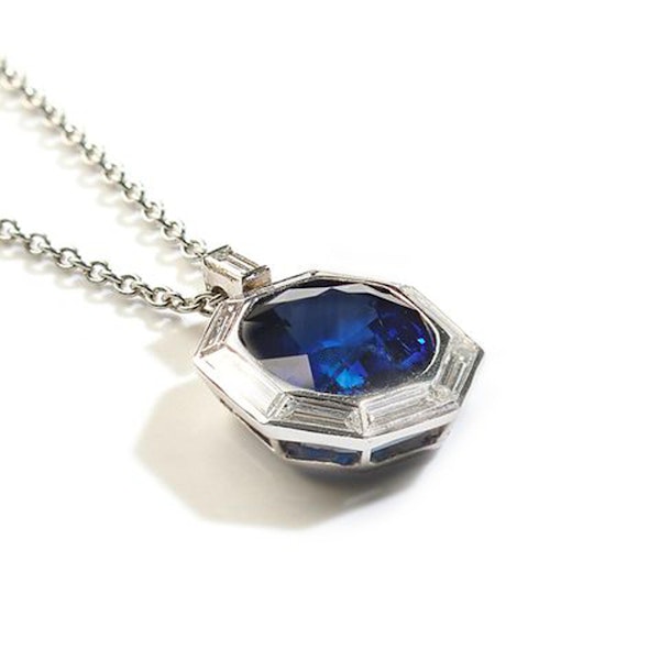 Modern Sapphire Diamond and Platinum Pendant, 4.50 Carats - image 2