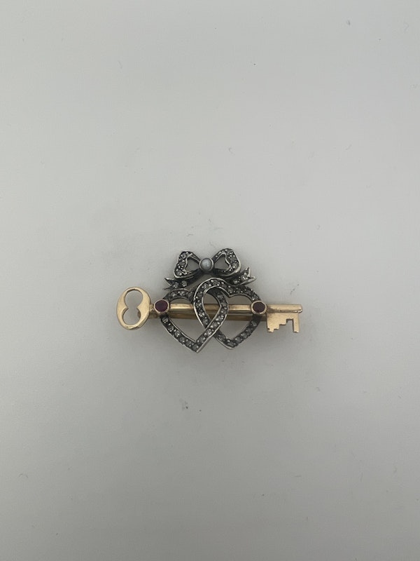 Victorian 'Key to my Heart' Broach - image 2