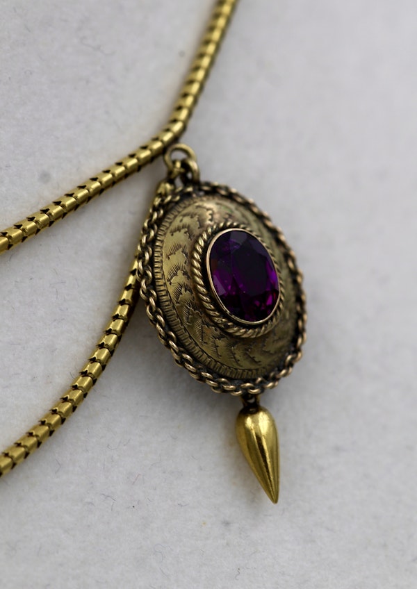 A very fine 15 carat (tested) Almandine Garnet Triple Pendant Necklace. Circa 25 February 1860 - image 2