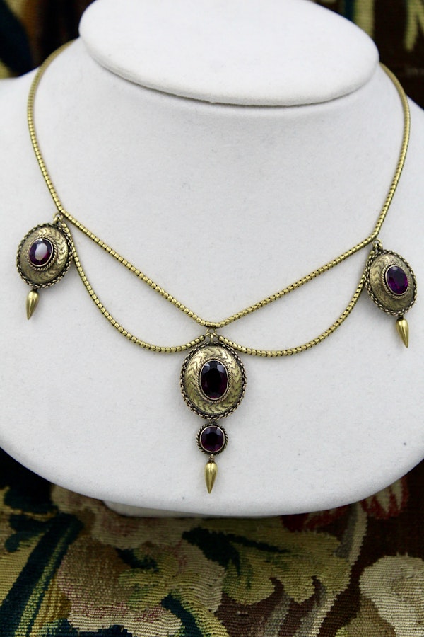 A very fine 15 carat (tested) Almandine Garnet Triple Pendant Necklace. Circa 25 February 1860 - image 3