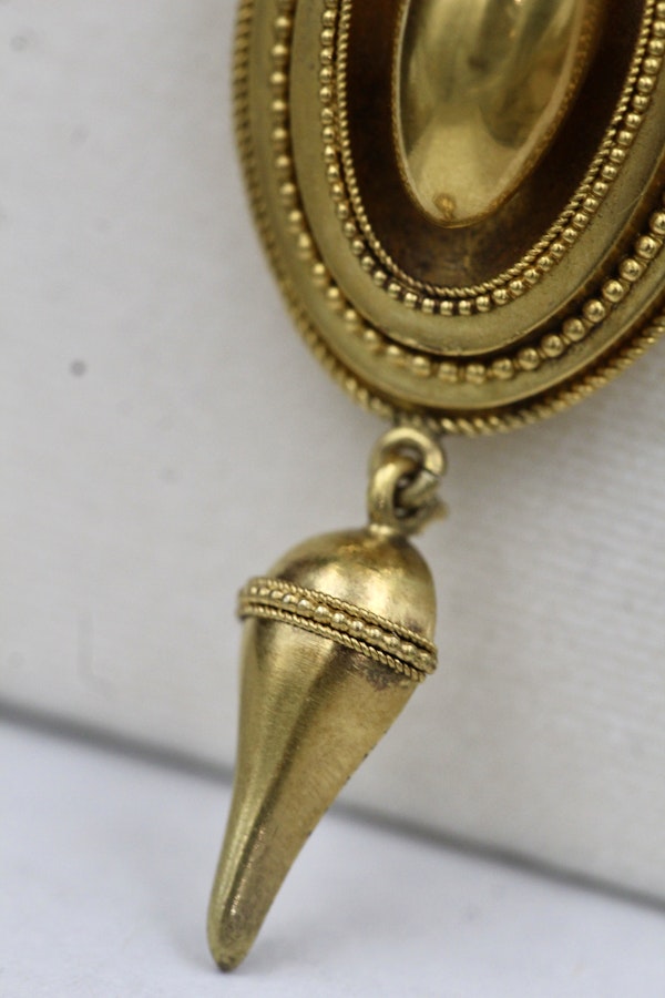 A very fine Victorian High Carat (tested),Yellow Gold,  Pendant, in the Etruscan Style. English,  Circa 1870 - image 3