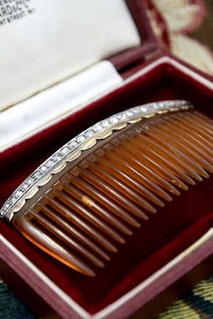Downstairs at Grays: A very fine Victorian High Carat Gold & Silver (tested), "Rose Cut" Diamond & Horn Hair Comb, Circa 1870.