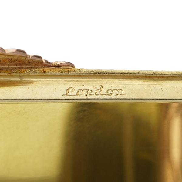 Cartier 18c gold cigarette case, London 1933 - image 7