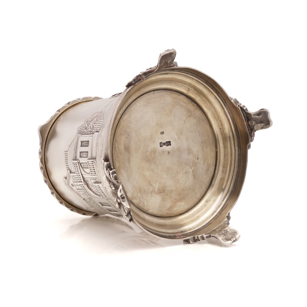 Antique Russian silver tankard with embossed scenery, Moscow, 1895 - image 3