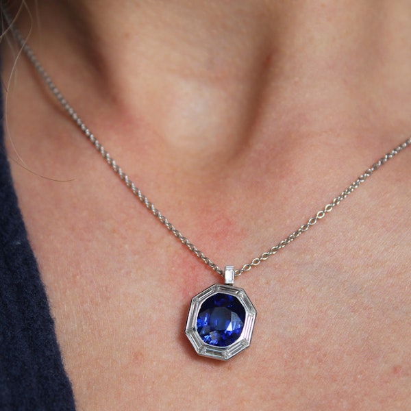 Modern Sapphire Diamond and Platinum Pendant, 4.50 Carats - image 6