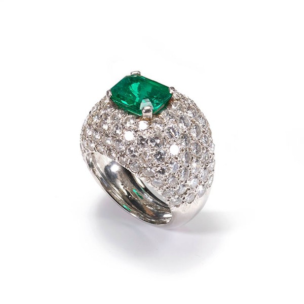 Emerald Diamond and 18ct White Gold Bombé Cluster Ring - image 6