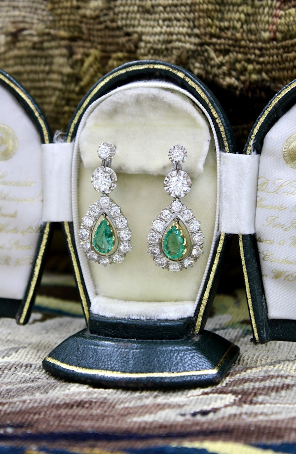 A very fine pair of VintageColombian Emerald and Diamond Drop Earrings, in 18ct. White Gold (tested), Continental Marks. Circa 1950 - image 1