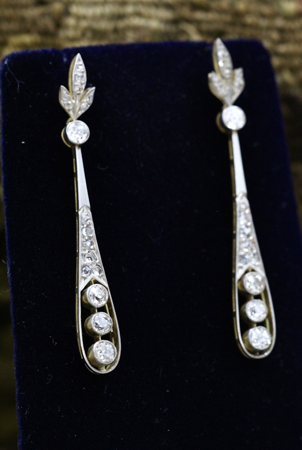 A Fine Pair of Art Deco Diamond Drop Earrings. Circa 1930 - image 3