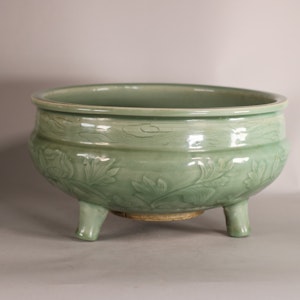 Chinese Longquan celadon tripod censer, Ming dynasty (1368-1644)