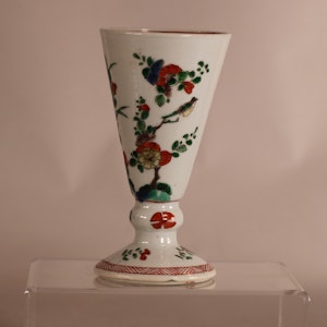 A Chinese famille verte goblet, Kangxi (1662-1722)