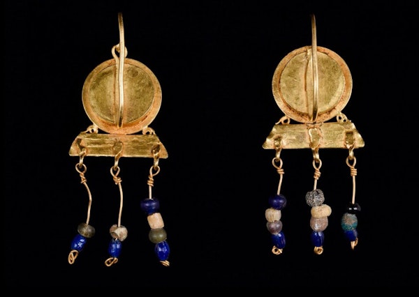 Roman gold cameo earrings - image 5