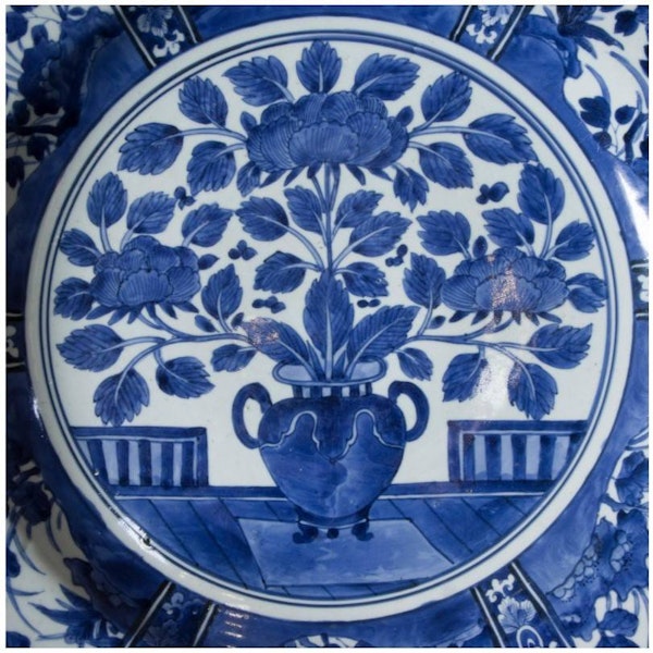 Japanese blue and white Arita dish, 17th century - image 2