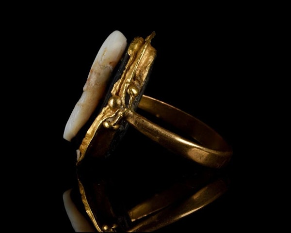 ROMAN SARDONYX CAMEO WITH JULIA DOMNA IN GOLD RING - image 4