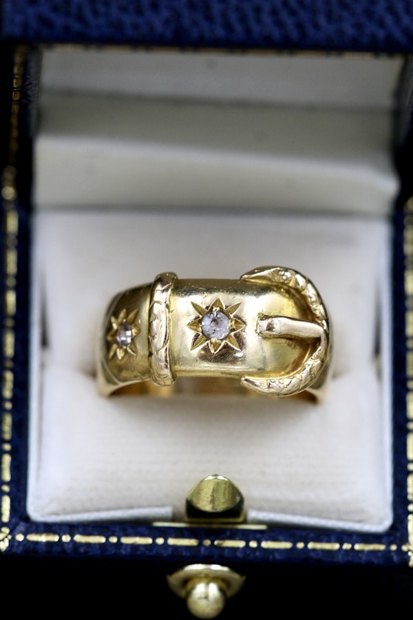 A fine Buckle ring finely chased with two "Old Cut" Diamonds set in 18ct Yellow Gold  (Hallmarked), Chester Circa 1901 - image 1