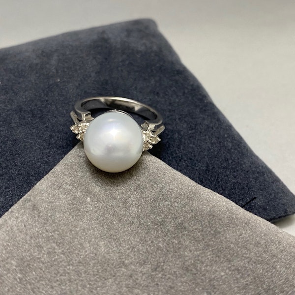 South Sea Pearl Diamond Ring in 18ct White Gold date circa 1980, SHAPIRO & Co since1979 - image 7