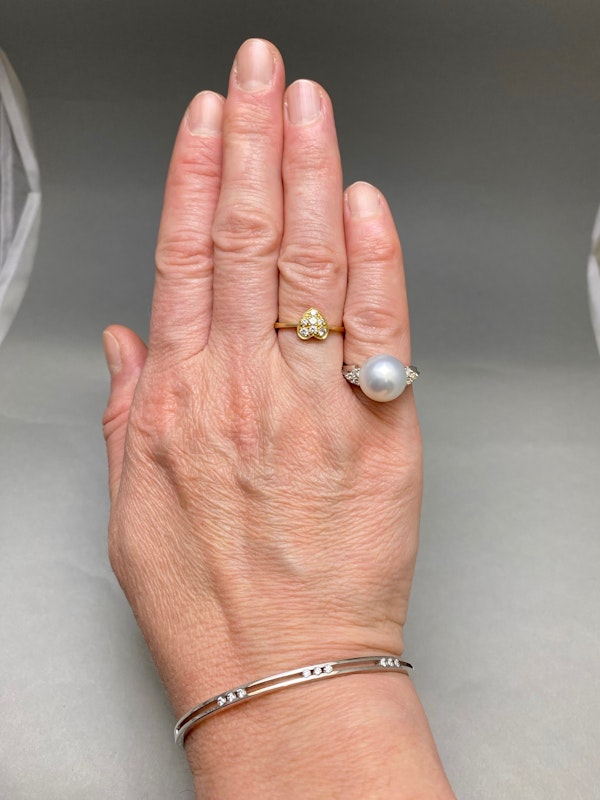 South Sea Pearl Diamond Ring in 18ct White Gold date circa 1980, SHAPIRO & Co since1979 - image 2