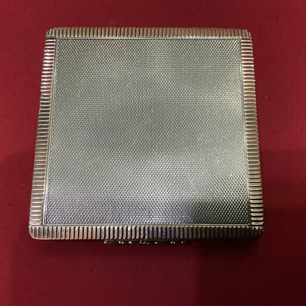 A silver quality compact - image 2