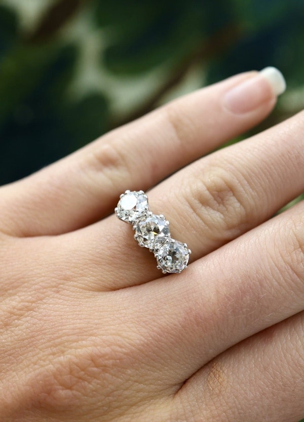 A very fine 18 carat White Gold (stamped), Three Stone Engagement Ring set with 2.25 Carats of Old Cut E - F Colour, VS Clarity Diamonds. Pre-owned. - image 4