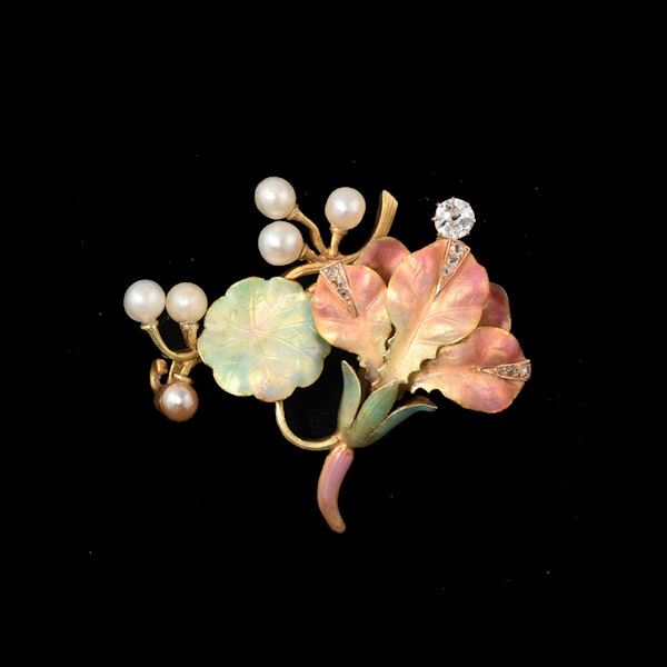 MM8885b Art Nouveau gold enamel diamond pearl brooch 1900c - image 1