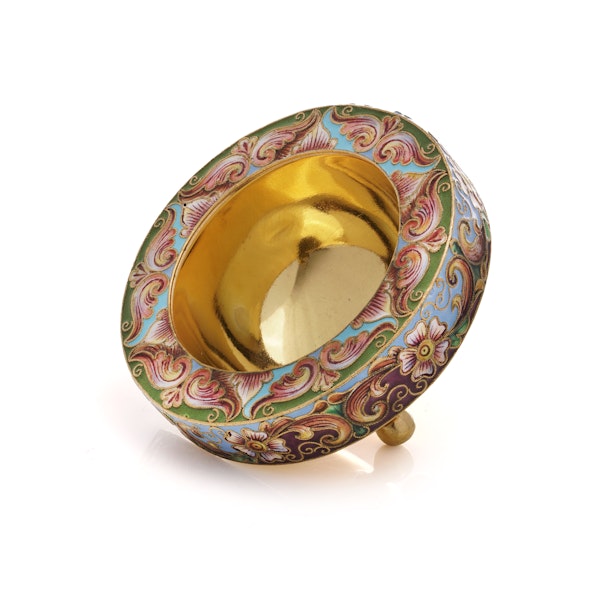 Antique Russian silver gilt and shaded enamel salt cellar, Moscow, by Fedor Ruckert, circa 1900 - image 3