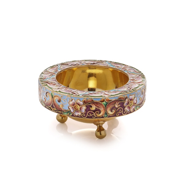 Antique Russian silver gilt and shaded enamel salt cellar, Moscow, by Fedor Ruckert, circa 1900 - image 2