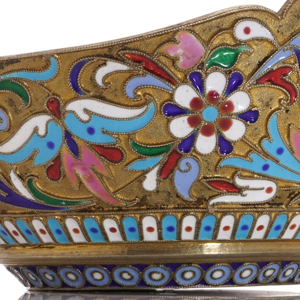 Antique Russian silver gilt and cloisonné enamel pair of kovshes, by Nikolay Alekseev, Moscow, circa 1890s - image 8